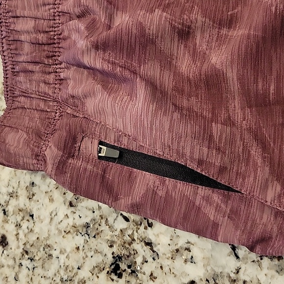 RB3 Men's Athletic Shorts in Maroon Camouflage - Picture 4 of 6